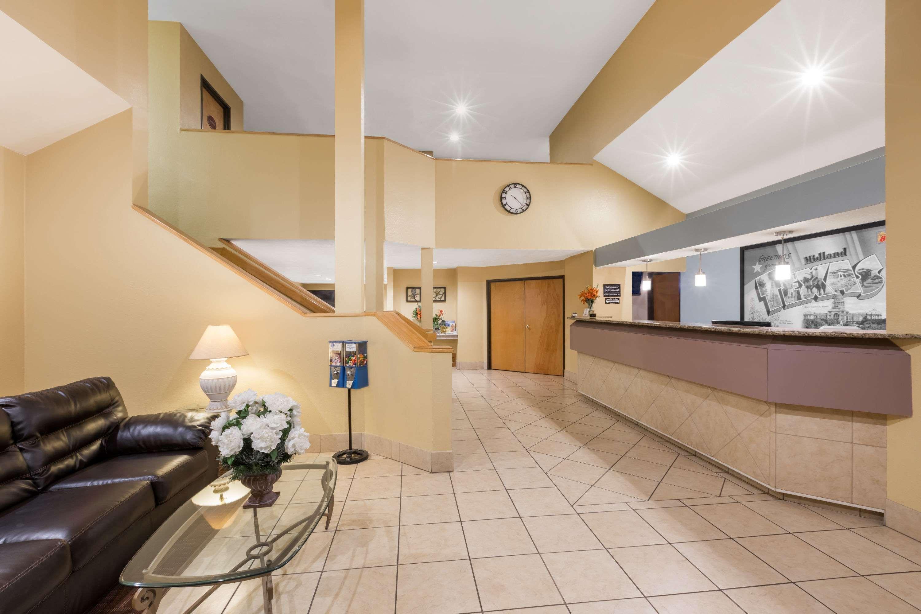 ซูเปอร์ 8 บาย วินด์แฮม มิดแลนด์ Motel ภายนอก รูปภาพ