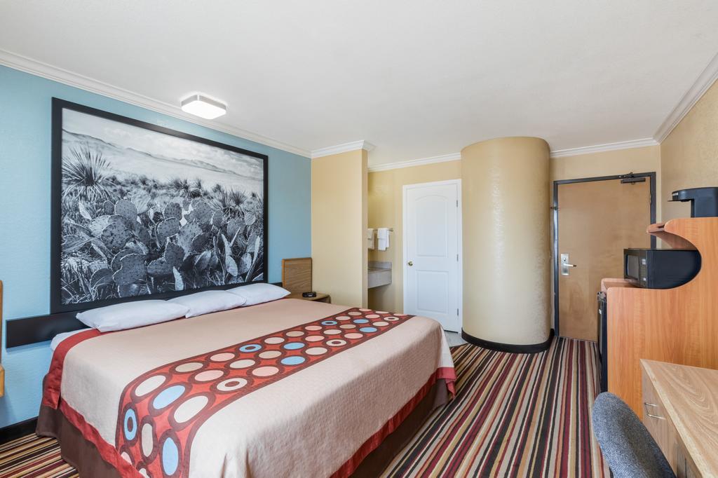 ซูเปอร์ 8 บาย วินด์แฮม มิดแลนด์ Motel ภายนอก รูปภาพ