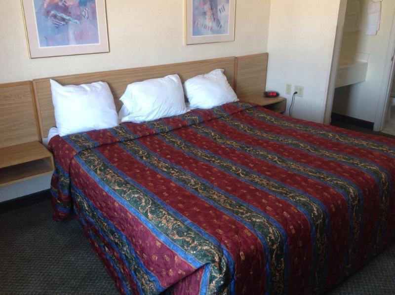 ซูเปอร์ 8 บาย วินด์แฮม มิดแลนด์ Motel ภายนอก รูปภาพ